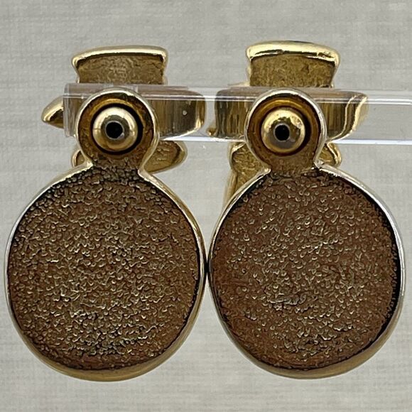 Frosty The Snowman Earrings Gold Tone Red / White Enamel Holiday Ear Pierced - Picture 2 of 4